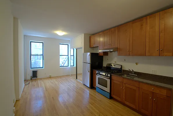 Rented by BLU Real Estate | media 23