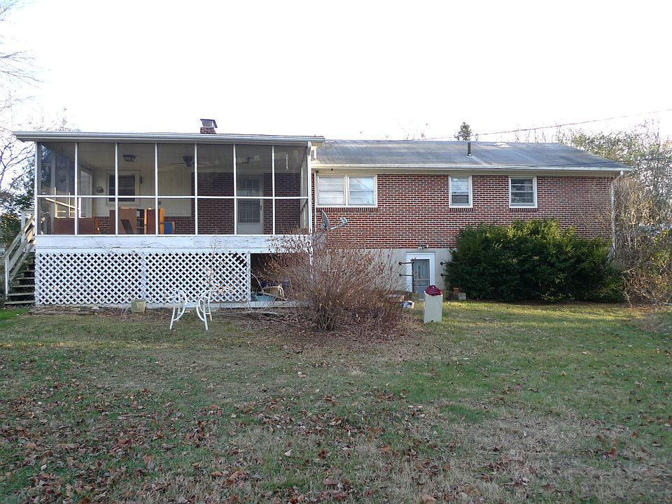 2nd image of 711 11th St