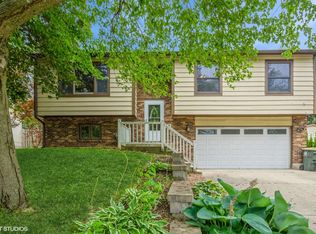 6407 Hillcrest Rd, Cary, IL 60013