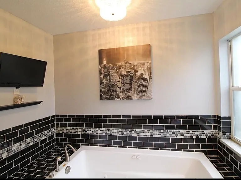 123 Pinewood Ct — Photo 7