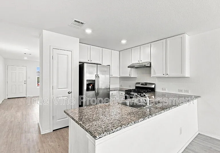 2906 Millikan Dr — Photo 15