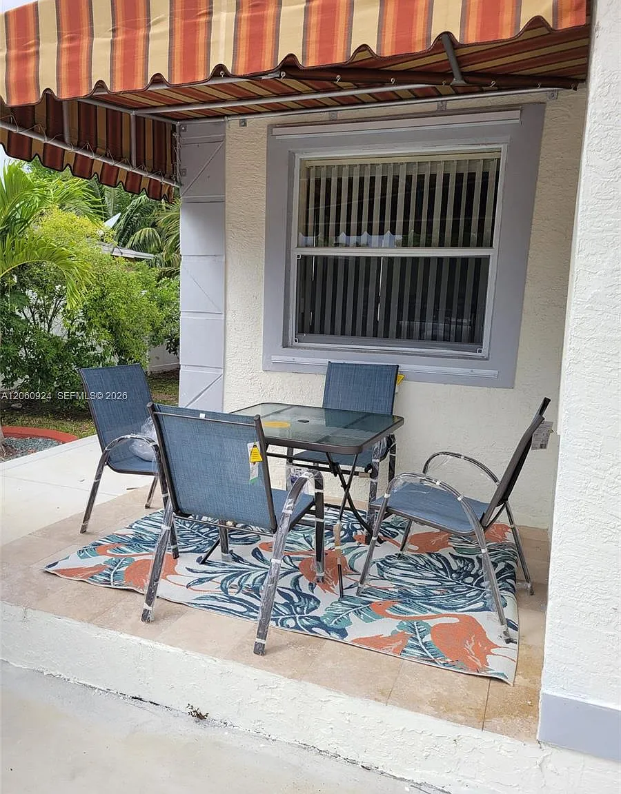 2 bed, 1.0 bath, 1000 sqft, $2,300 — Photo 3