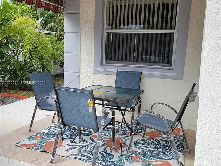 1163 NW 100th Ter #1 — Photo 3