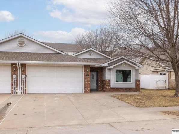 104 E Deer Ln, Plattsmouth, NE 68048