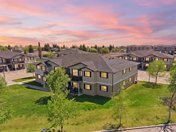 8 N Bayside Pl #400, Strathmore, AB T1P 0E1