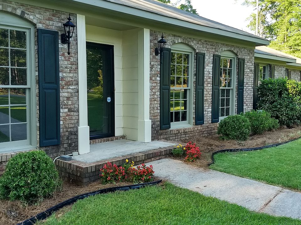 1st image of 255 Sullivan Cir