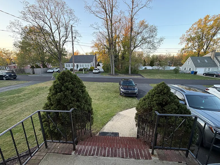 4 Walden Ave — Photo 2