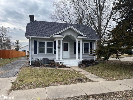 1230 Greenwood Dr, Ottumwa, IA 52501