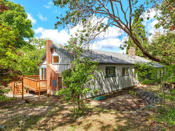 2409 Millers Gulch Rd, Central Point, OR 97525