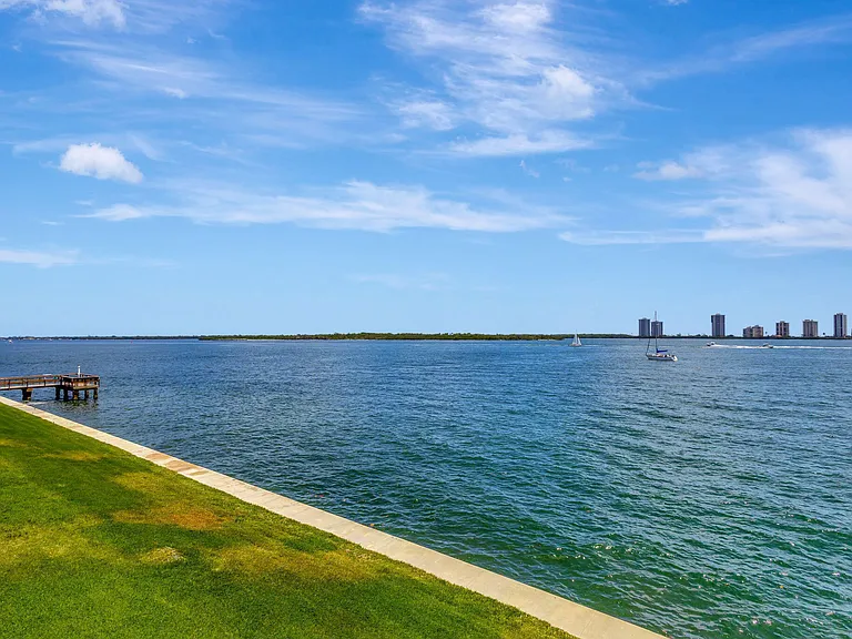 100 Shore Ct #210 — Photo 26