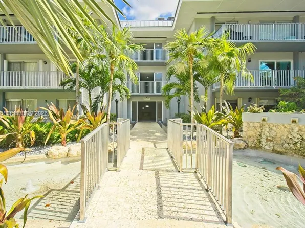 7401 SW 82nd St APT 207S, Miami, FL 33143