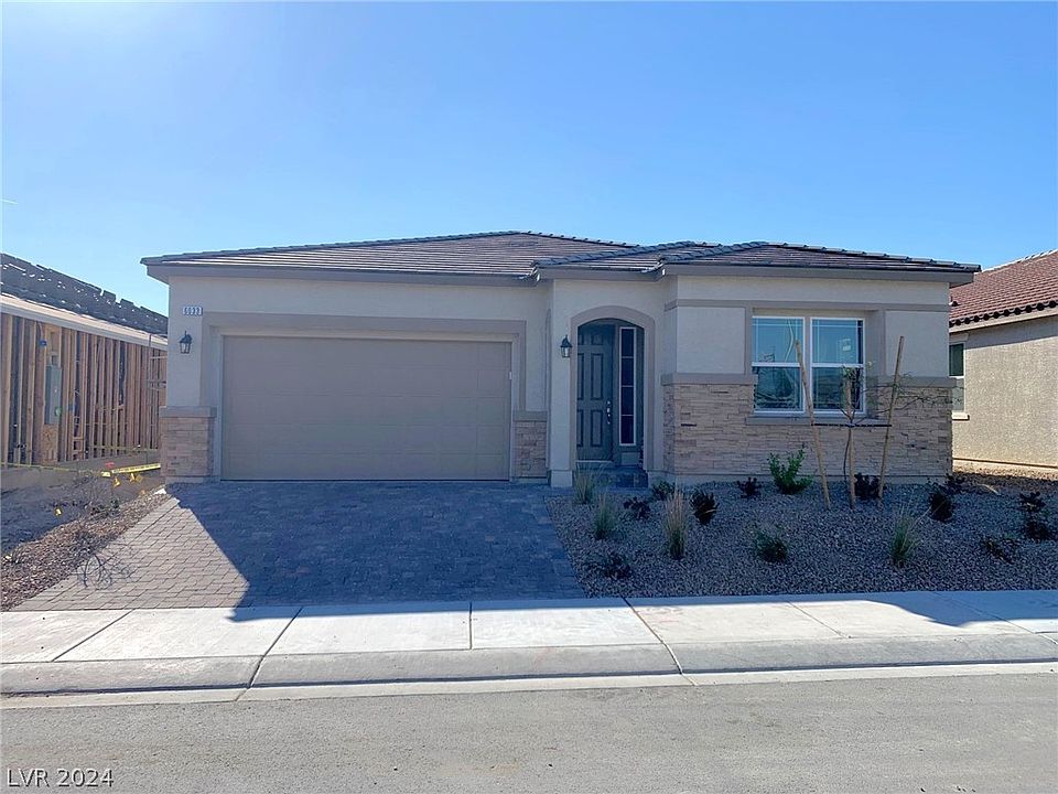 1st image of 6033 La Coste St