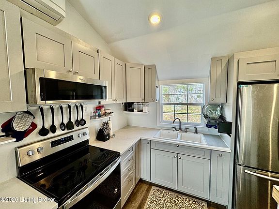 4th image of 13091 Seaville Rd