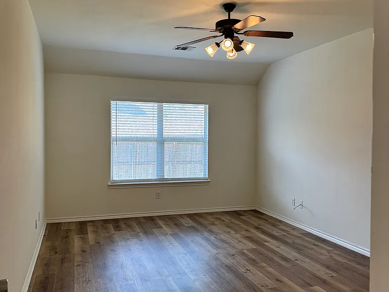 4512 Chris Dr — Photo 9