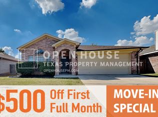 1924 Overland St, Fort Worth, TX 76131