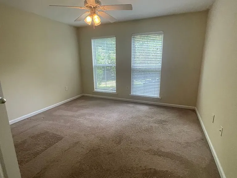 1121 Tree Top Way #1413 — Photo 32