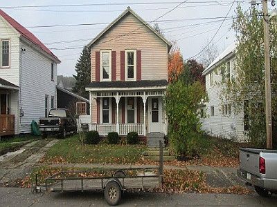 1st image of 433 Roberts St