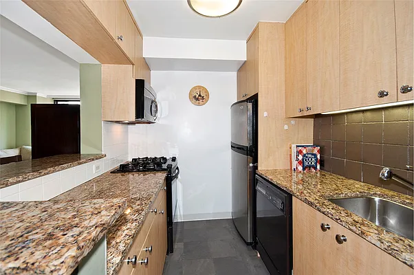 Sold by Douglas Elliman | media 14