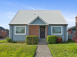 2402 7th St, Tillamook, OR 97141