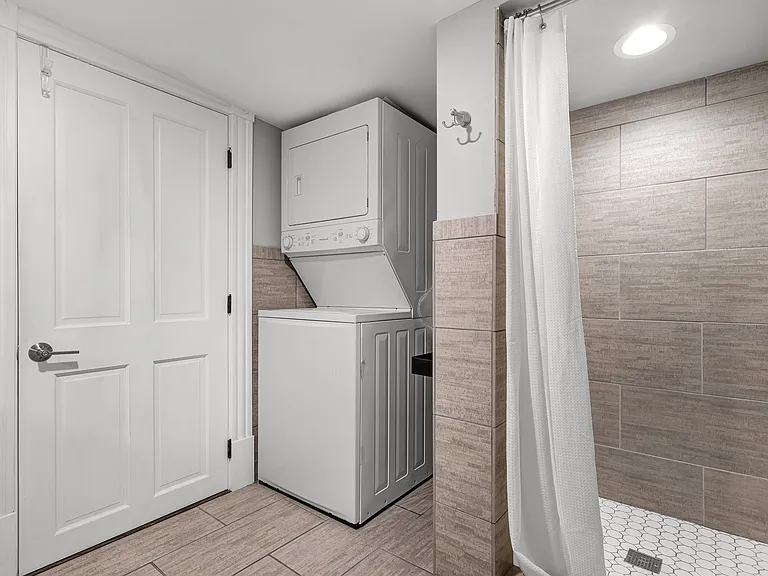 2111 Menard St #2N — Photo 20