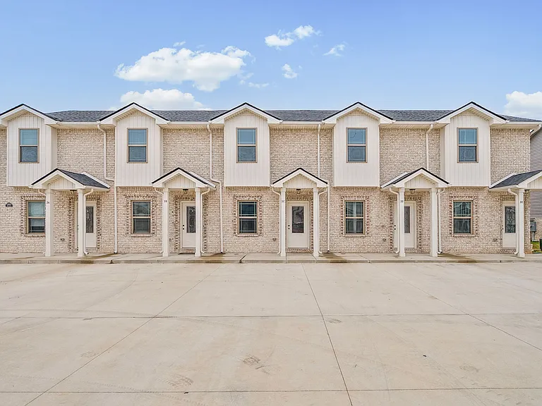 1201 Fort Campbell Blvd #1-A — Photo 1