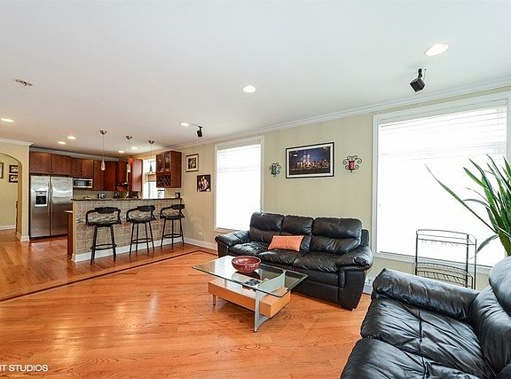 2nd image of 5006 N Western Ave APT 1