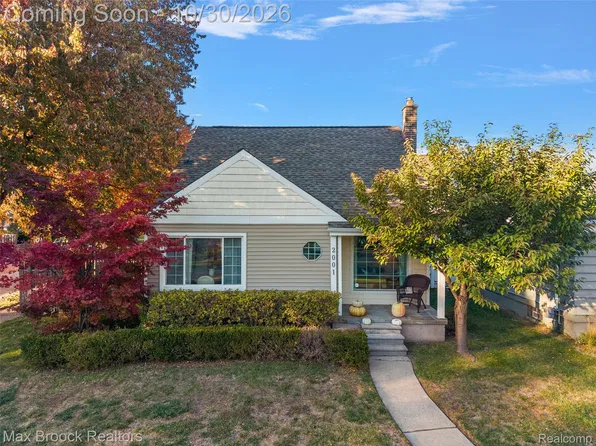 2001 E Lincoln Ave, Royal Oak, MI 48067