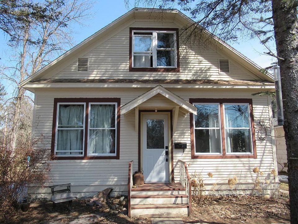 1st image of 403 4th Ave NE