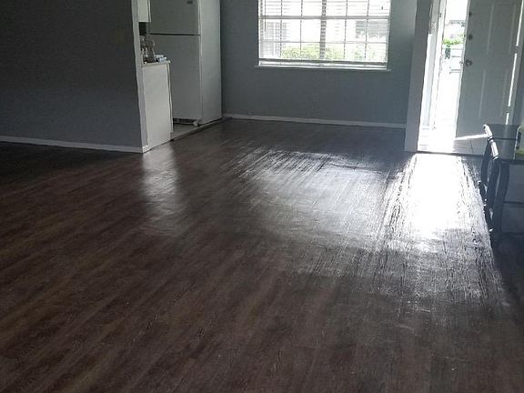 3rd image of 104 Gatewood Ln