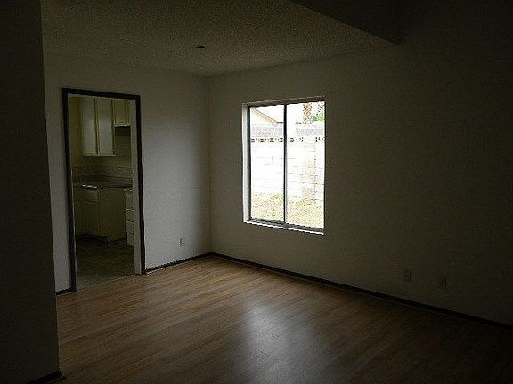 3rd image of 4365 Newhaven Dr
