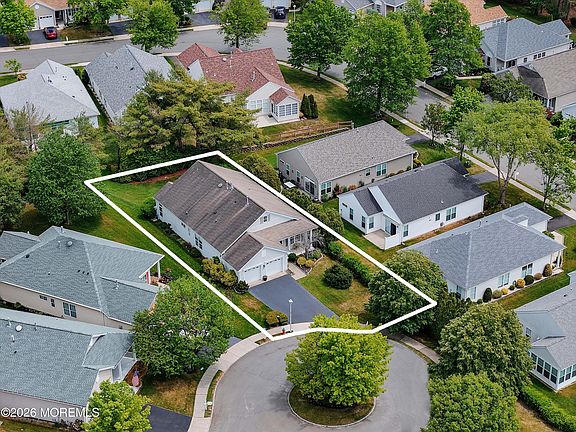 4th image of 30 Gardenways Court