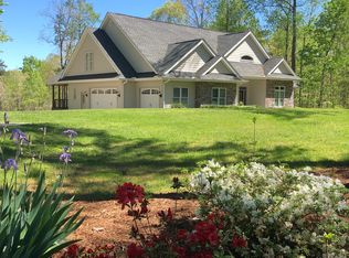 108 Pointe Harbor Dr, Seneca, SC 29672