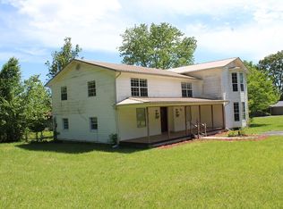 24 Bledsoe St, Pikeville, TN 37367