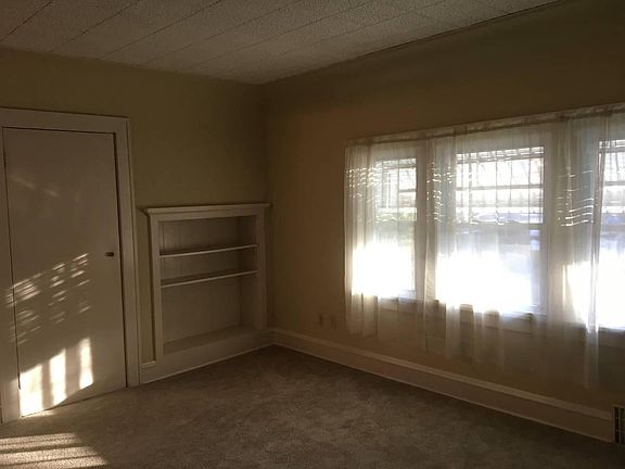 4th image of 4400 N Woodburn St