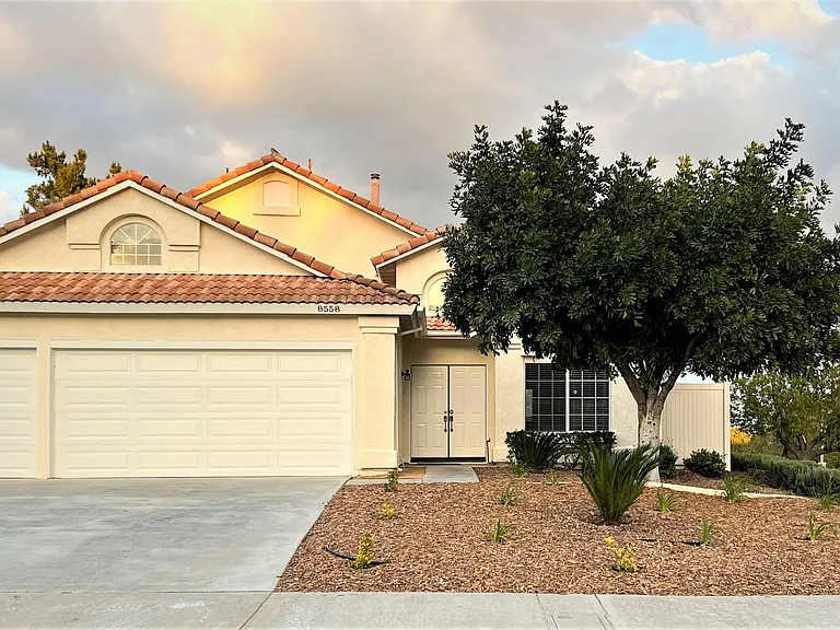 8558 Sandhill Dr — Photo 1