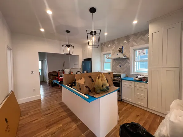 55 Lowell St #R1, Somerville, MA 02143