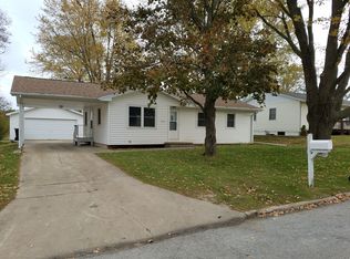 3722 Laurinda Dr, Cedar Falls, IA 50613
