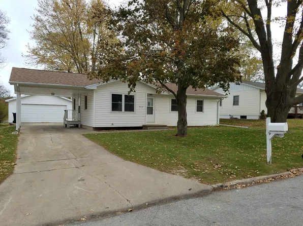 3722 Laurinda Dr, Cedar Falls, IA 50613