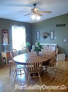 dining area : 13'8" x 17' room with nice hardwood floor.
