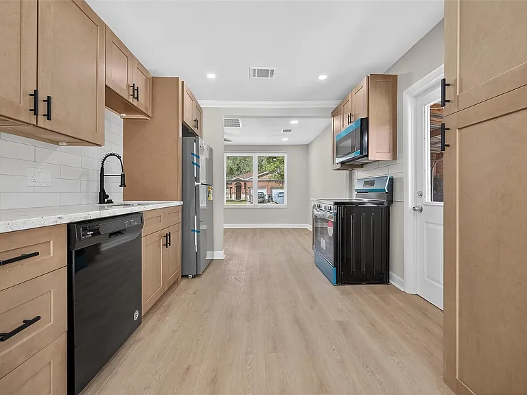 889 Chas Ln — Photo 12