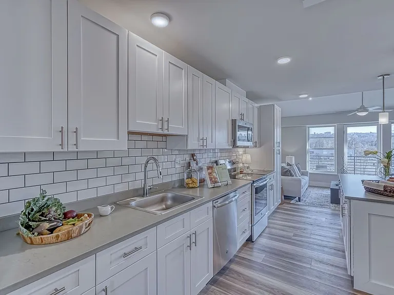 323 Taughannock Blvd — Photo 11