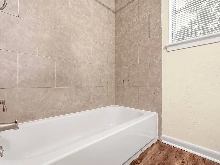 10227 Glenmawr Dr — Photo 10