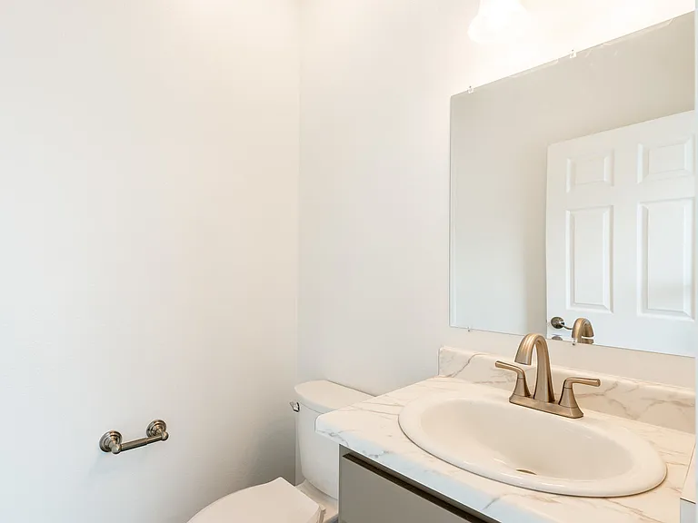 519 N Gould St — Photo 6