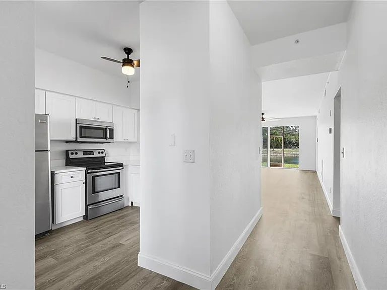3250 Cypress Glen Way #402 — Photo 3