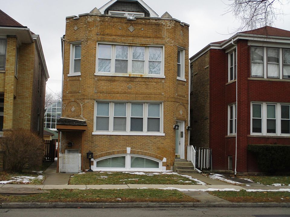 1st image of 132 S Austin Blvd #1