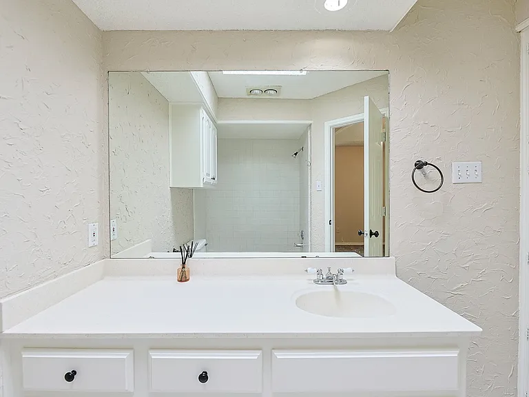 9708 Aberdeen Ave — Photo 35