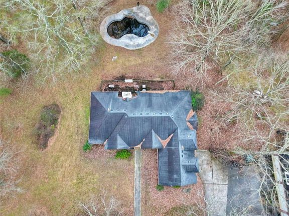 2nd image of 3003 E Fairview Rd