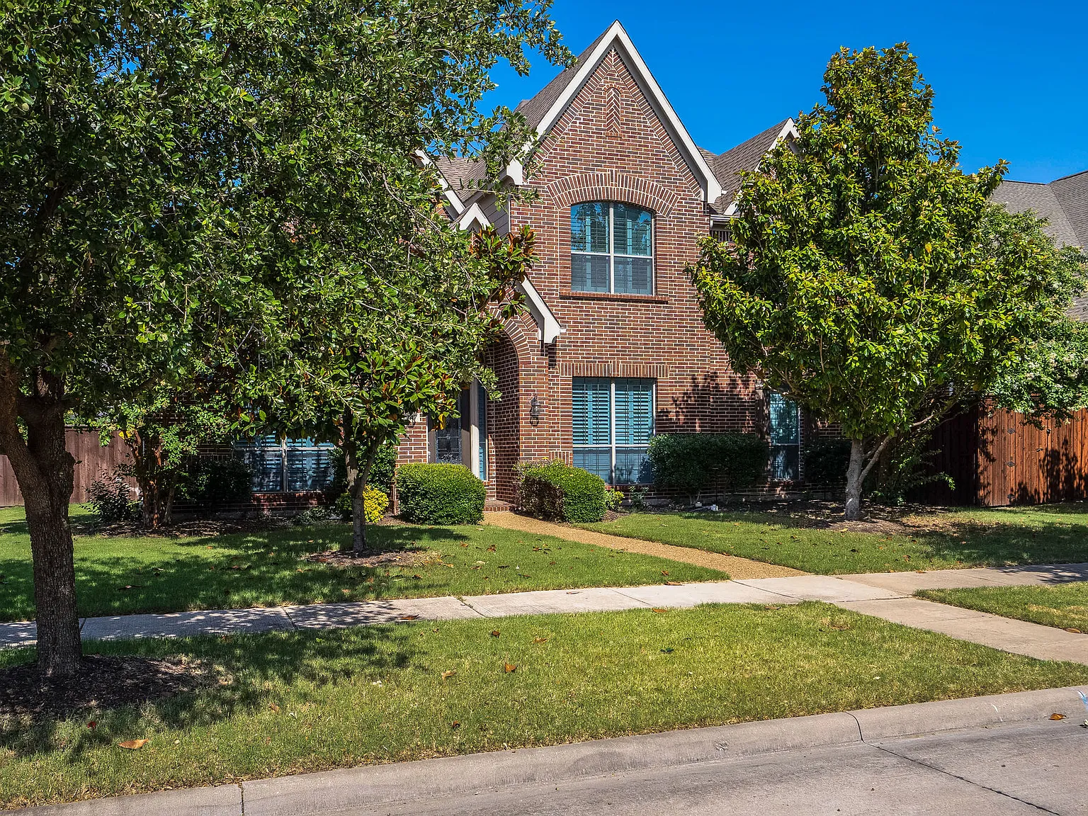 4 bed, 3.5 bath, 3423 sqft, $3,400 — Photo 2