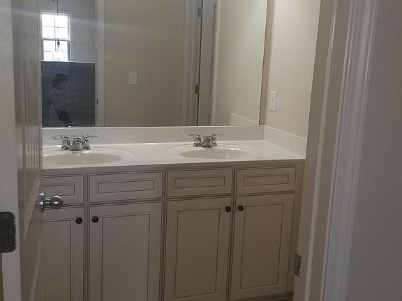 5th image of 3902 Montgomery Way