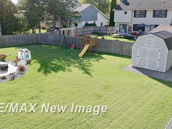 3rd image of 599 Plantation Dr